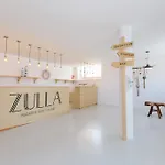 Zulla Nazare's Surf Village ナザレ
