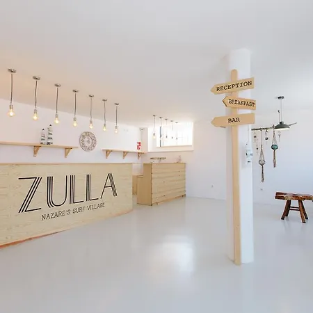 Zulla Nazare's Surf Village Назаре