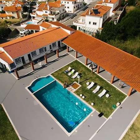 Zulla Nazare's Surf Village * ナザレ