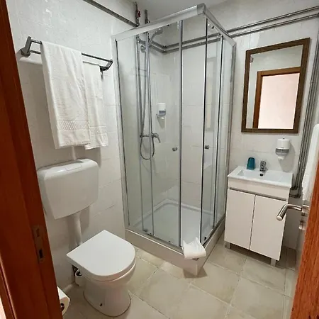 Zulla Nazaré`s Surf Village *