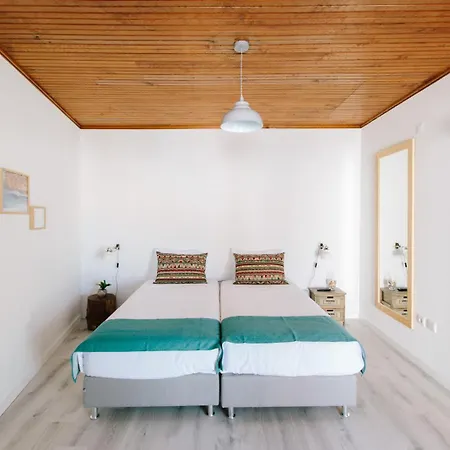 Pensionat Zulla Nazare's Surf Village *