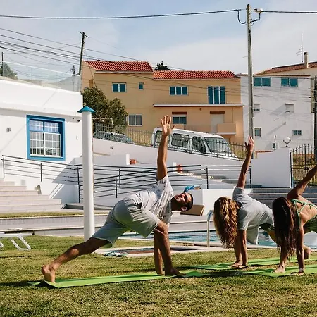 Pensión Zulla Nazaré`s Surf Village