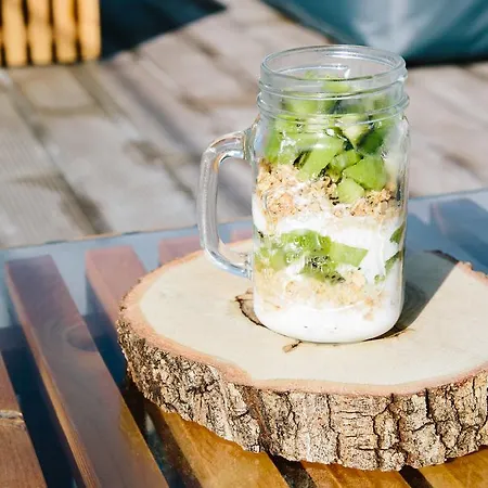 Pensión Zulla Nazaré`s Surf Village *