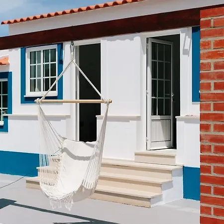 بيت ضيافة Zulla Nazare's Surf Village نازاريه