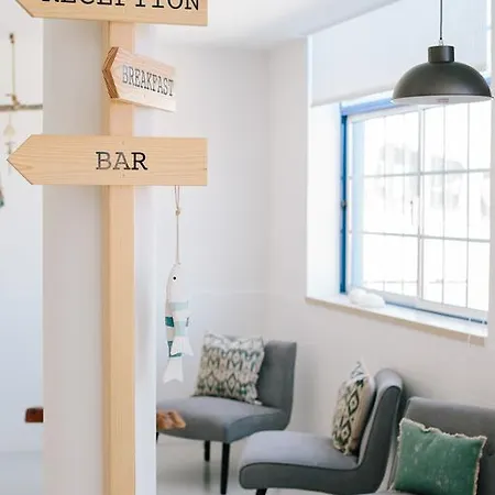 Zulla Nazaré`s Surf Village *