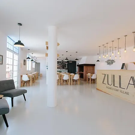 بيت ضيافة Zulla Nazare's Surf Village
