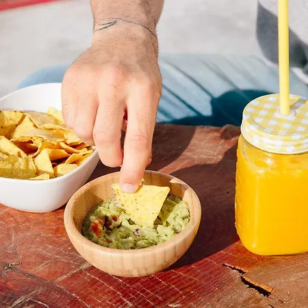 Zulla Nazaré`s Surf Village Pensión