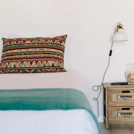 Zulla Nazaré`s Surf Village Pensión Nazaré