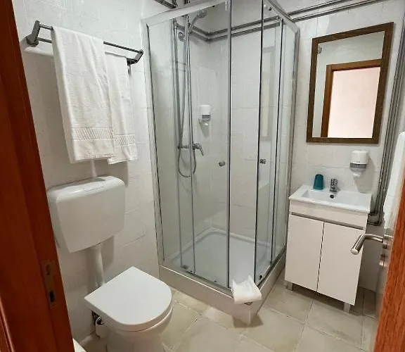 Zulla Nazare's Surf Village Гостевой дом *