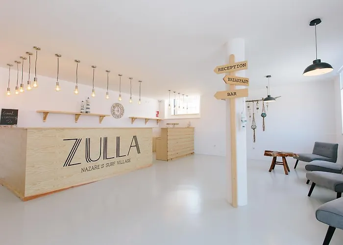 Zulla Nazare's Surf Village Назаре