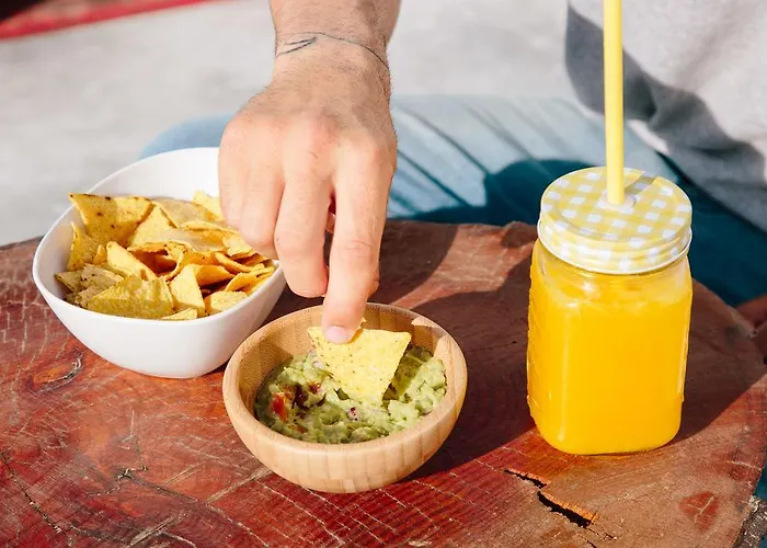 Zulla Nazare's Surf Village Гостевой дом