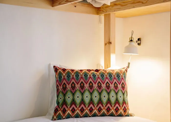 Гостевой дом Zulla Nazare's Surf Village *