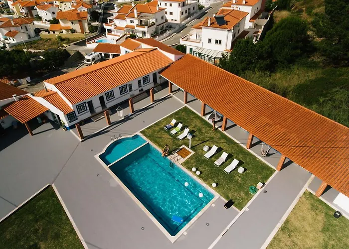 Zulla Nazare's Surf Village * Назаре