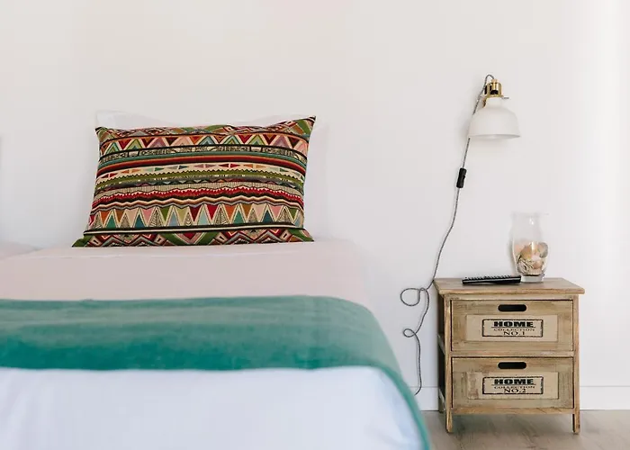 Zulla Nazare's Surf Village Гостевой дом Назаре